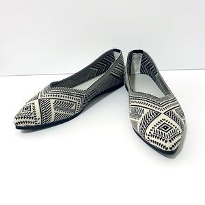 Rothy’s style black and white pointed toe size 9 flats